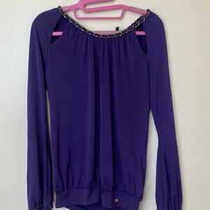 Guess Cutout Top with Chain Accents. Purple. Size XS.